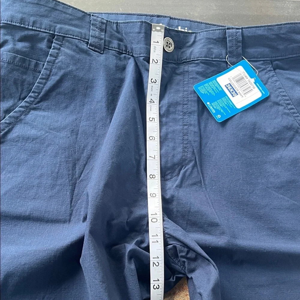 Columbia Men's Deep Blue Chinos active pants 36 x 30 nwt